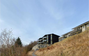 2 Bedroom Cozy Apartment In Ålesund